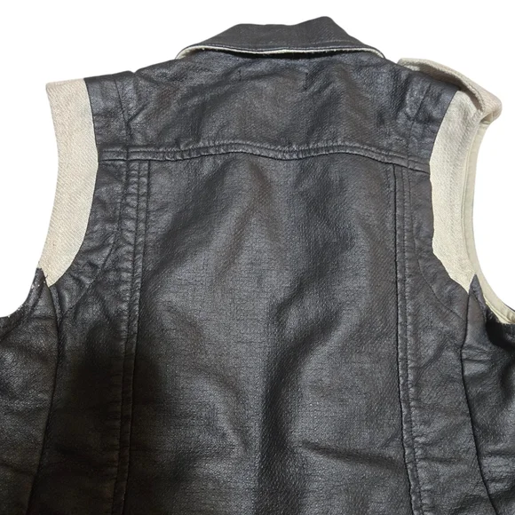 NWOT Laveer Size XS Vest All Natural Vicose, Linen, and Cotton. - Picture 3 of 9